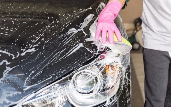 Car washes are one of the most popular fundraising event ideas for a number of reasons.