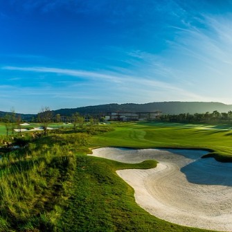 Your golf tournament is a smart setting for your next charity auction.