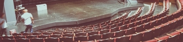 School auditoriums and cafeterias are perfect for live auctions and school fundraisers.