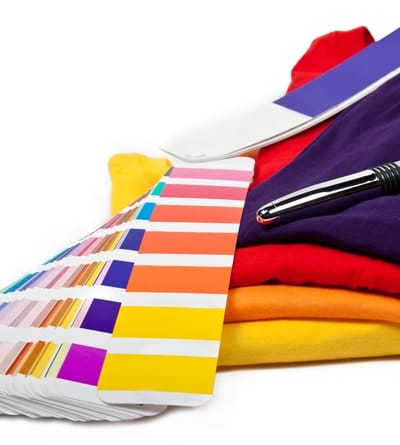 Merchandise like t-shirts make very easy auction item ideas.