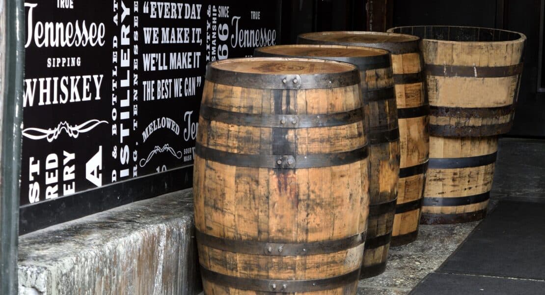 PIC-whiskey-barrels-2290108_1920