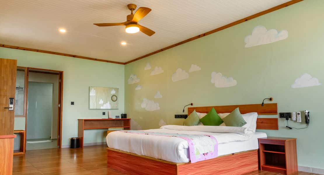 4 Maldives